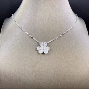 Elegant Silver Flower Pendant Necklace